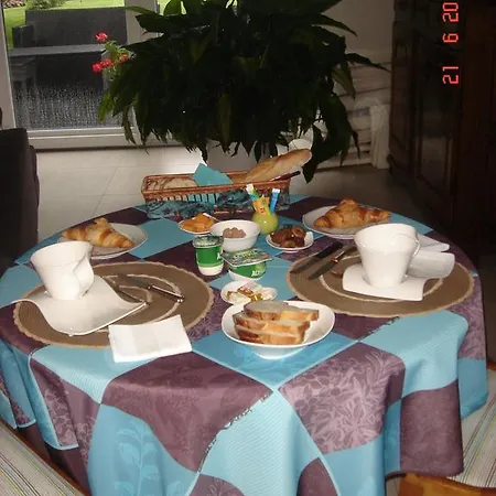 Alojamento de Acomodação e Pequeno-almoço Chambres d'Hôtes La Villa des Hortensias