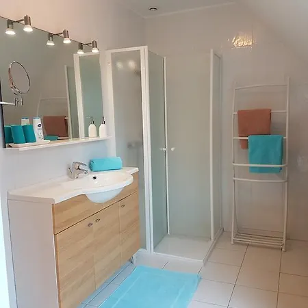 Alojamento de Acomodação e Pequeno-almoço Chambres d'Hôtes La Villa des Hortensias 3*